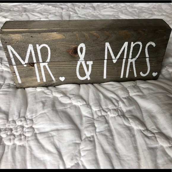 Mr. and Mrs. Wood Sign - Picture 2 of 6